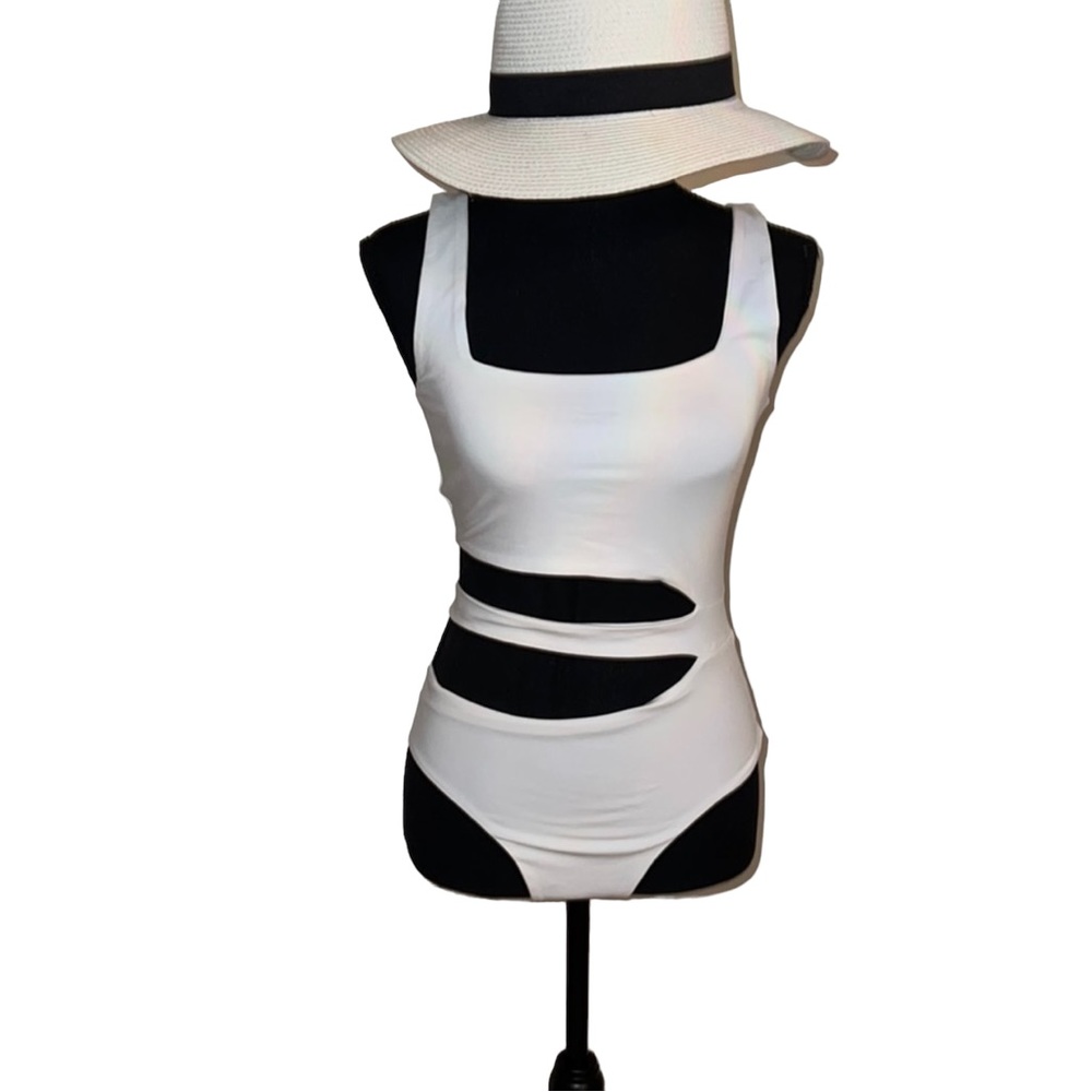 NEW‎ Vamos bodysuit size S